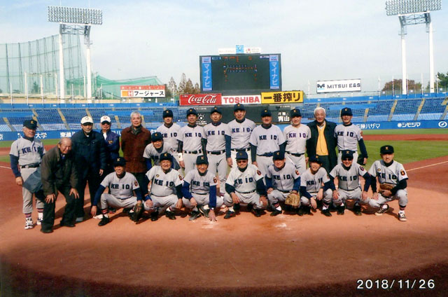 加藤太郎監督を中心に集合写真