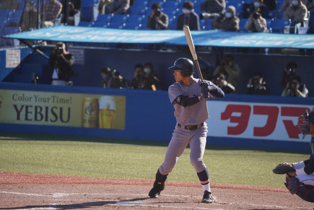 明治神宮大会の準決勝でサヨナラ2ランを放った下山悠介選手