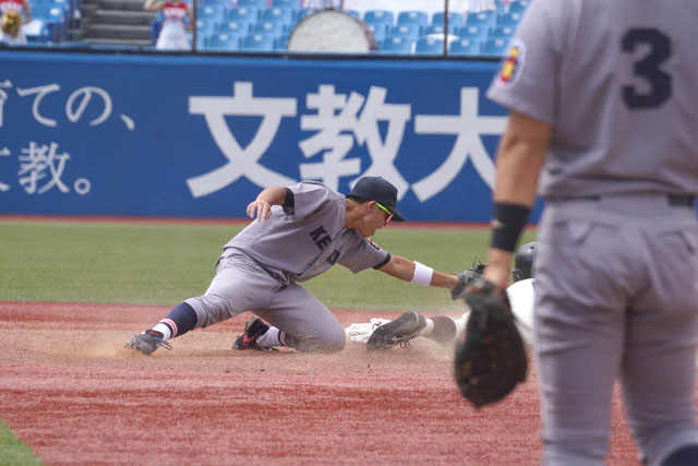 首位打者を争い、好守も光った朝日晴人