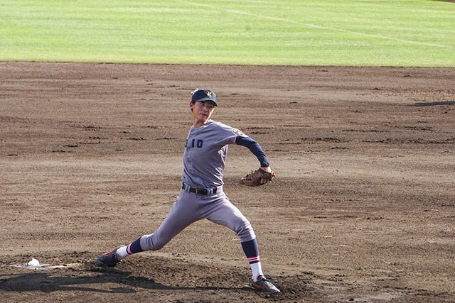 早稲田大戦で、8回3分のゼロを1失点で投げ抜いた沖村要