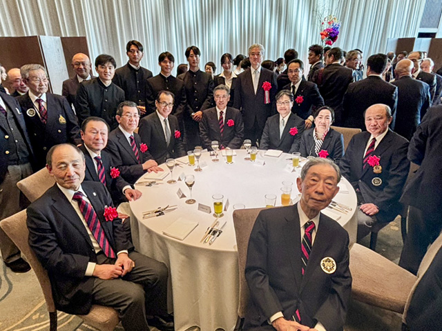 慶應義塾関係の来賓らの写真