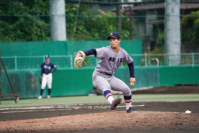安定した投球を見せる正野敬二郎（慶應志木・政1）の写真