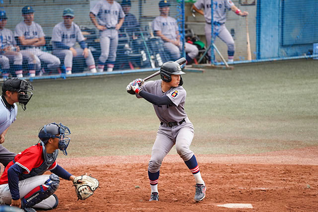 國學院大学戦で猛打賞の活躍を見せた山田望意（慶應・法1）の写真