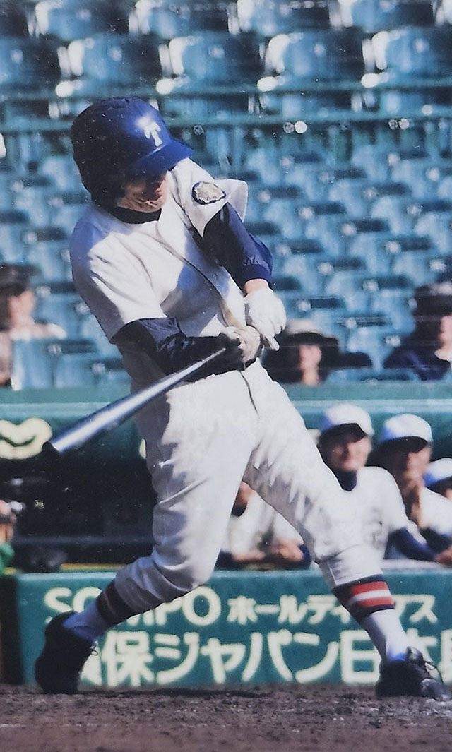 マスターズ甲子園でフルスイングしましたが、キャッチャーフライに終わりましたの写真