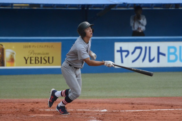 0601FL立教　初回に走者一掃の適時三塁打を放った水久保