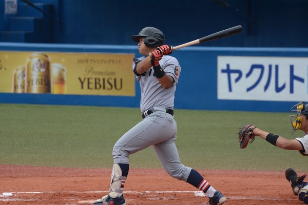 0519FL明治　初回に大学初となる先制のソロ本塁打を放った植田響