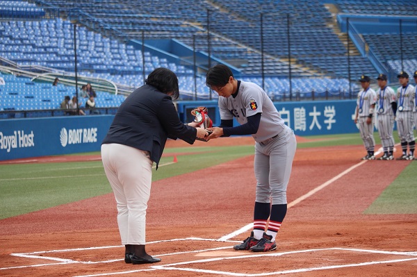 0616全日本準々決勝 東北福祉大学　今大会で首位打者賞を獲得した主将の河合